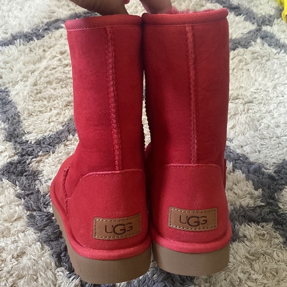 Brand new red short Uggs - Picture 3 of 5